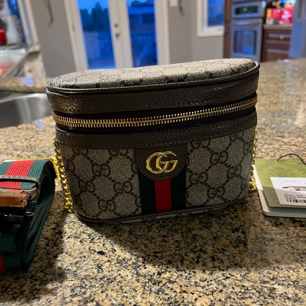 Source Unknown Gray and Brown Bag